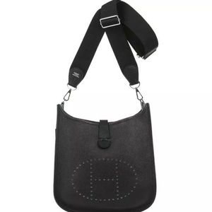 HERMÈS Paris Evelyne III 29 Bag